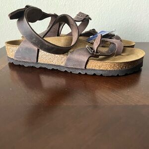 Birkenstock Yara Habana size 8 New no box
